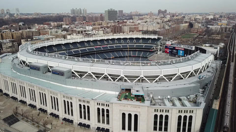 Yankee stadium train station hi-res stock photography and images